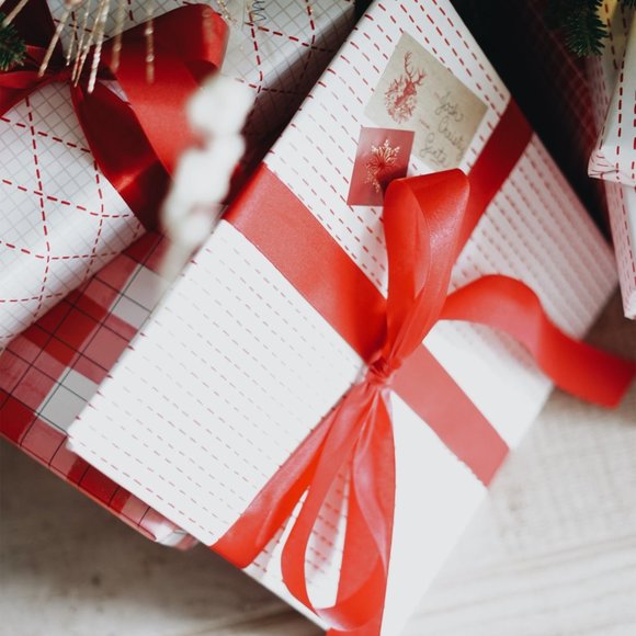 Hats Women's Not So Mystery Box - Picture 3 of 6